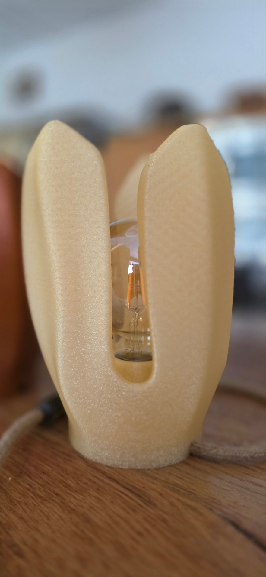 lampe tulipe beige translucide