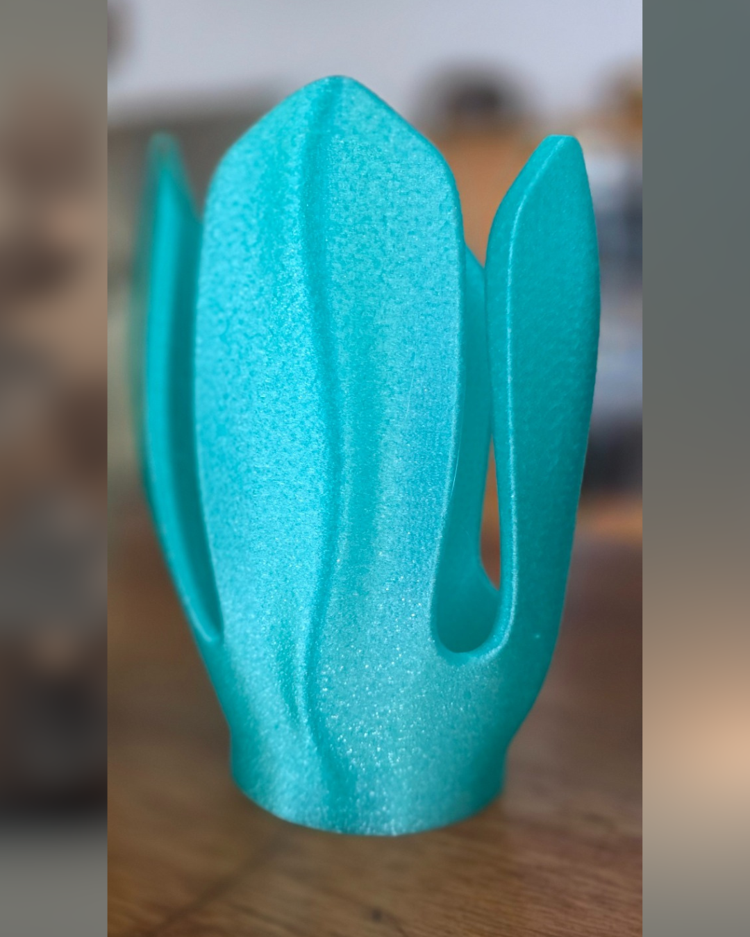 lampe tulipe bleu translucide